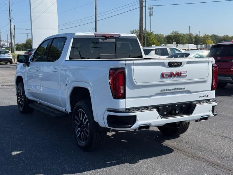 2024 GMC Sierra 1500 4WD Crew Cab 147 AT4