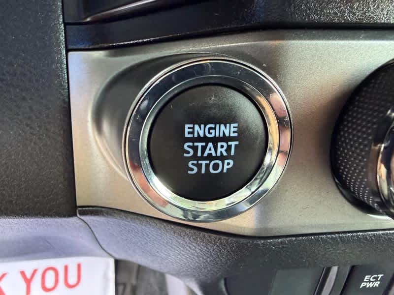 2023 Toyota Tacoma SR5 Double Cab 5 Bed V6 AT