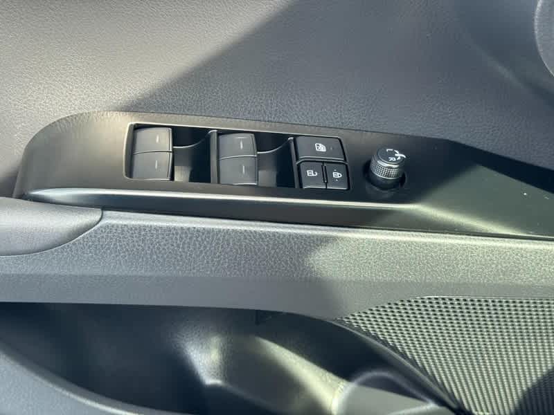2025 Toyota Camry SE AWD