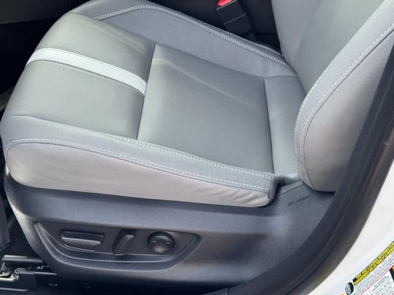 2025 Toyota Camry SE AWD