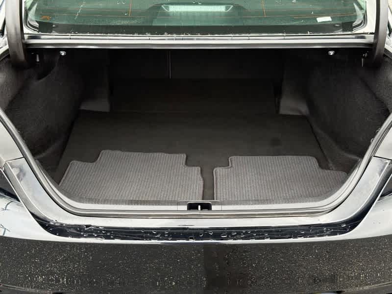 2024 Toyota Camry SE Auto