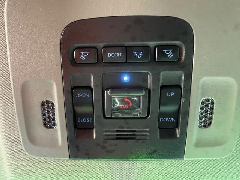 2023 Toyota Camry SE Auto