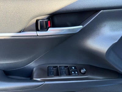 2023 Toyota Camry SE Auto