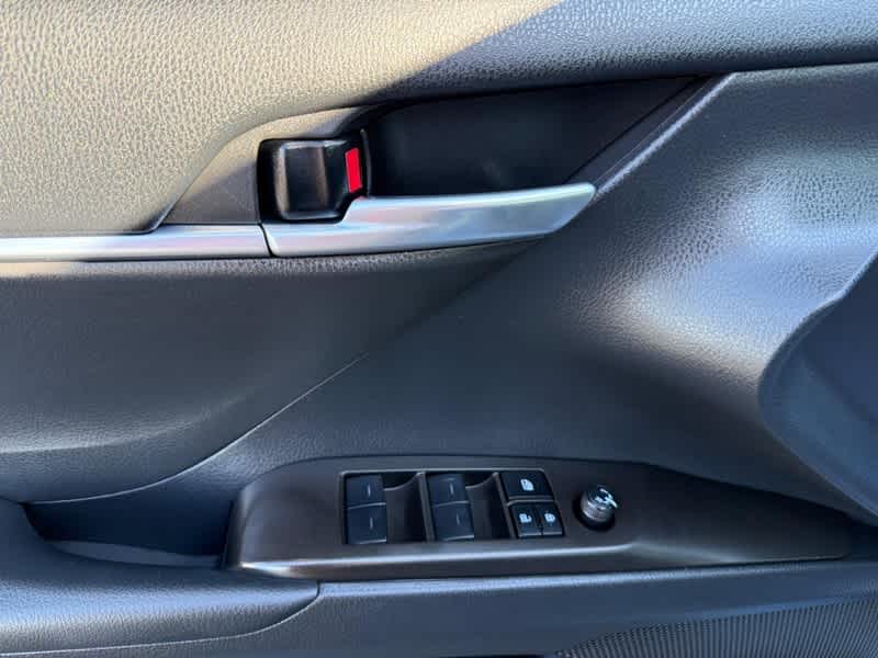 2023 Toyota Camry SE Auto