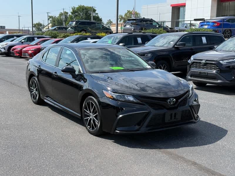 2022 Toyota Camry SE Auto