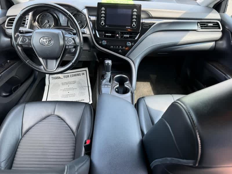 2022 Toyota Camry SE Auto