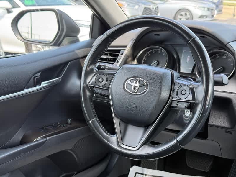 2022 Toyota Camry SE Auto