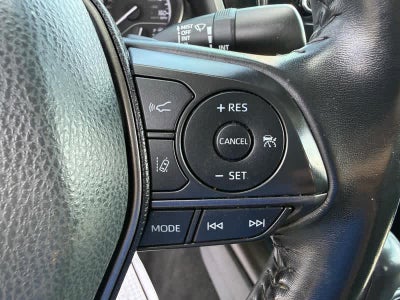 2022 Toyota Camry SE Auto