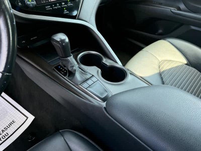 2022 Toyota Camry SE Auto
