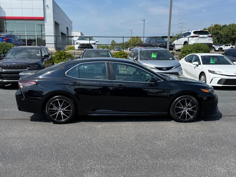 2022 Toyota Camry SE Auto
