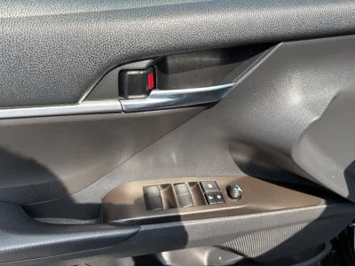 2022 Toyota Camry SE Auto