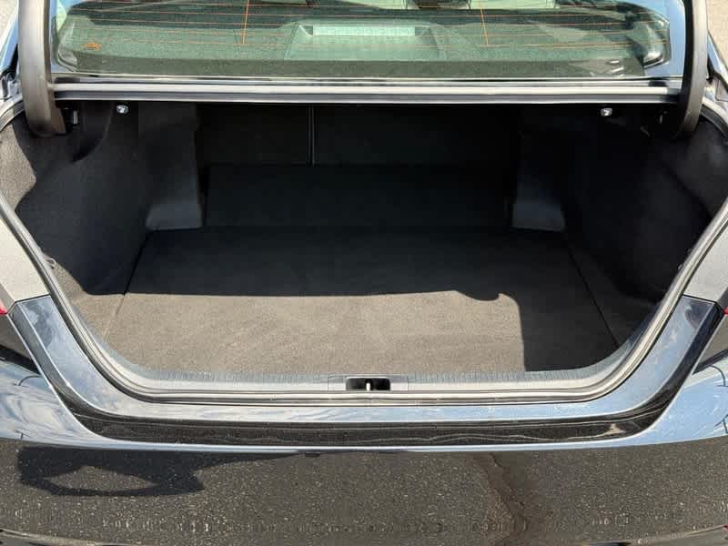 2022 Toyota Camry SE Auto