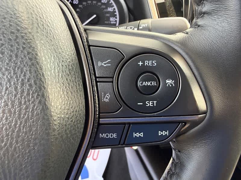 2024 Toyota Camry SE Auto