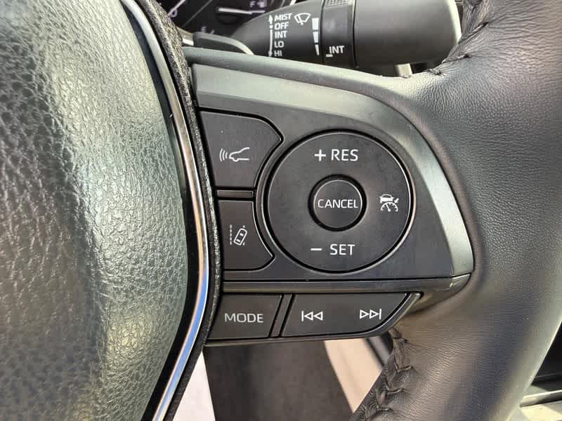 2020 Toyota Camry SE Auto