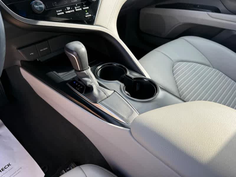 2020 Toyota Camry SE Auto