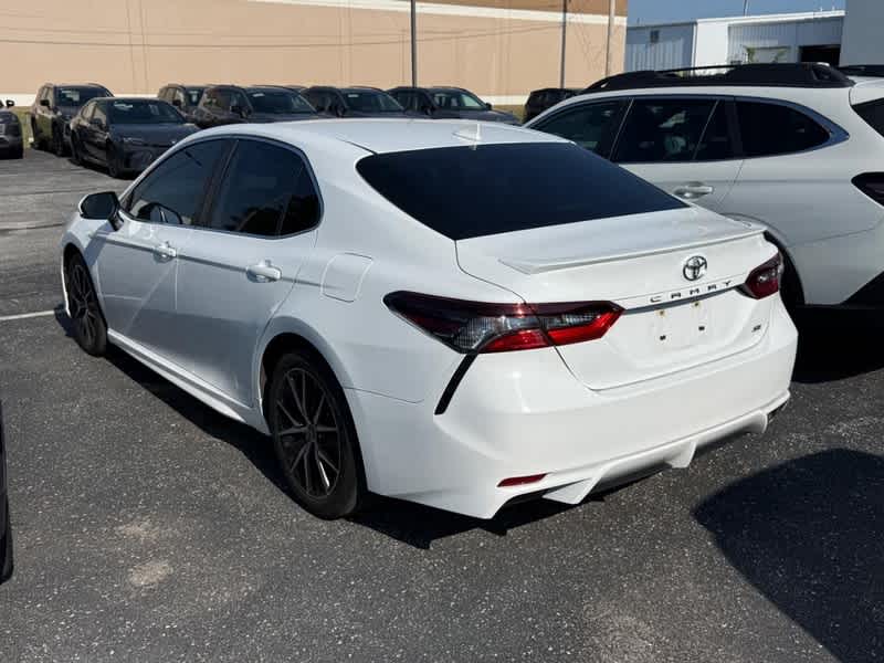 2022 Toyota Camry SE Auto