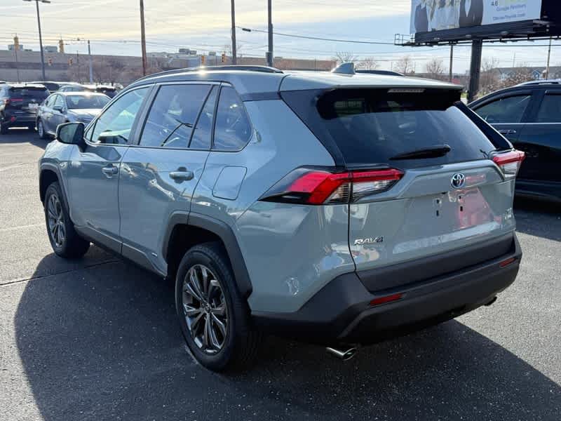2022 Toyota RAV4 Hybrid XLE Premium AWD