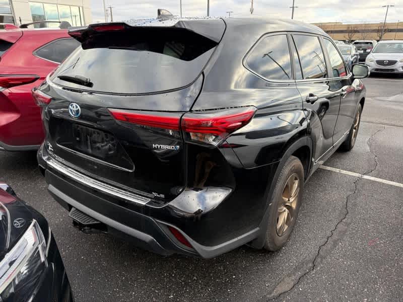 2023 Toyota Highlander Hybrid Bronze Edition AWD