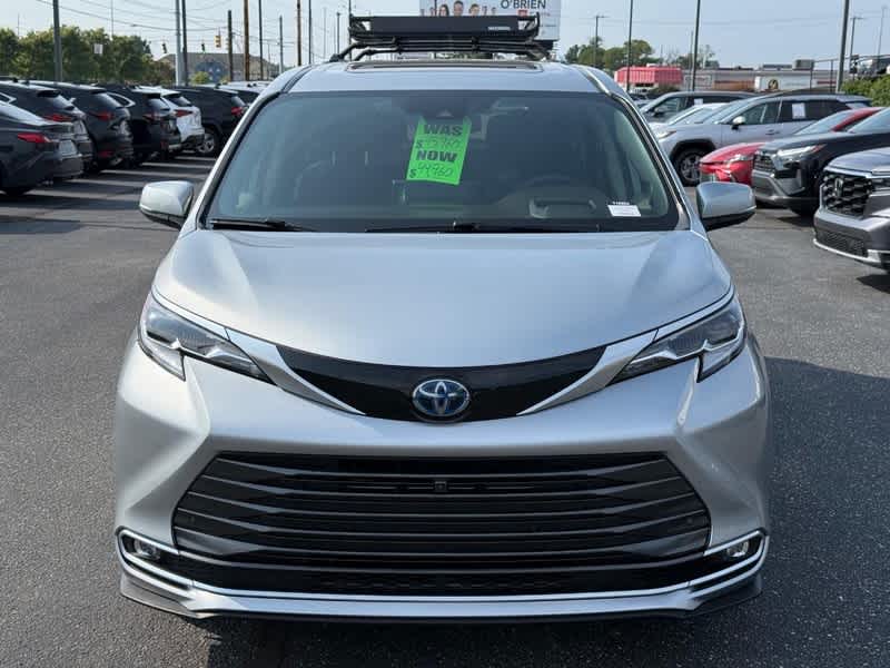 2023 Toyota Sienna Platinum FWD 7-Passenger