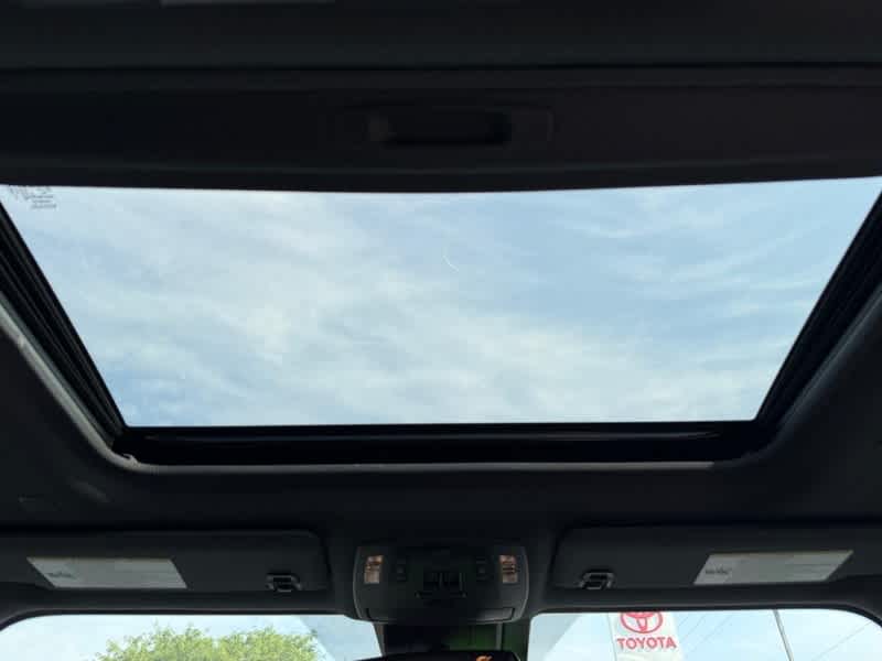 2023 Toyota Sienna Platinum FWD 7-Passenger