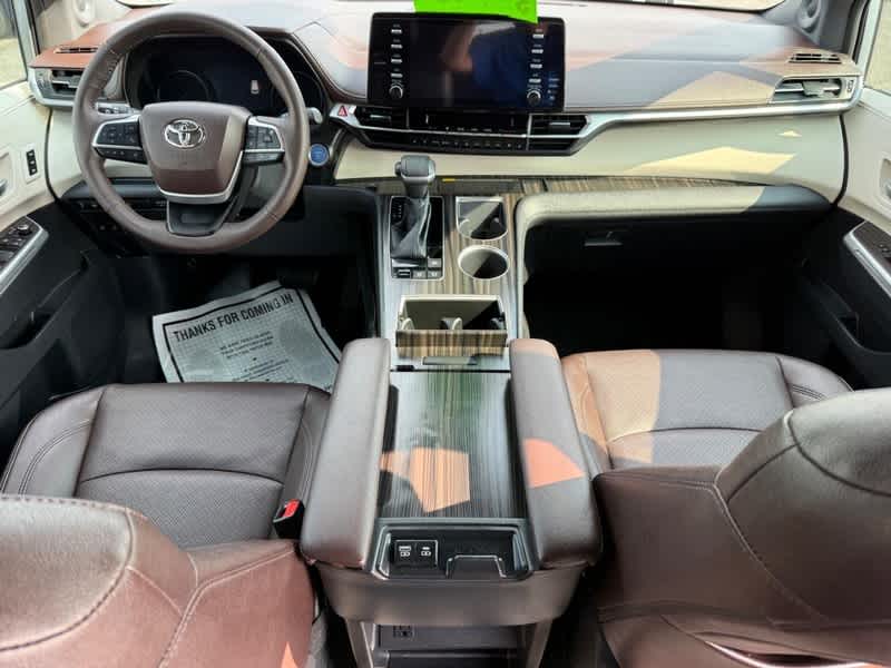 2023 Toyota Sienna Platinum FWD 7-Passenger
