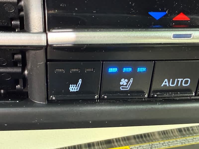 2023 Toyota Sienna Platinum FWD 7-Passenger