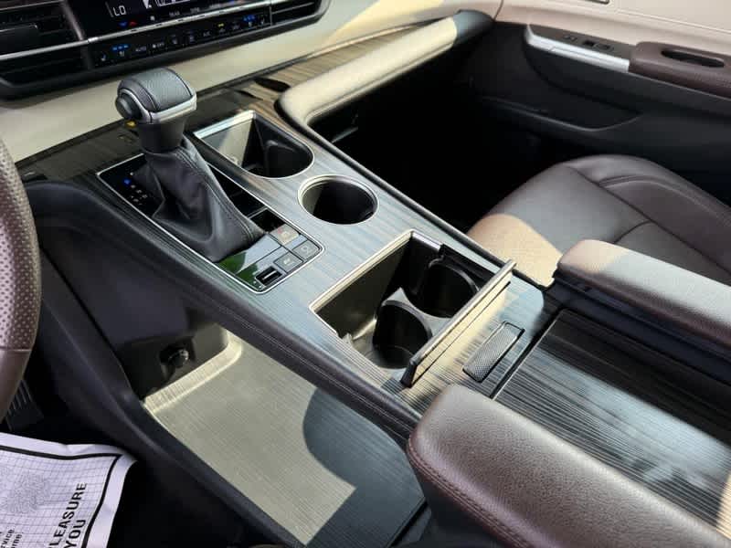 2023 Toyota Sienna Platinum FWD 7-Passenger