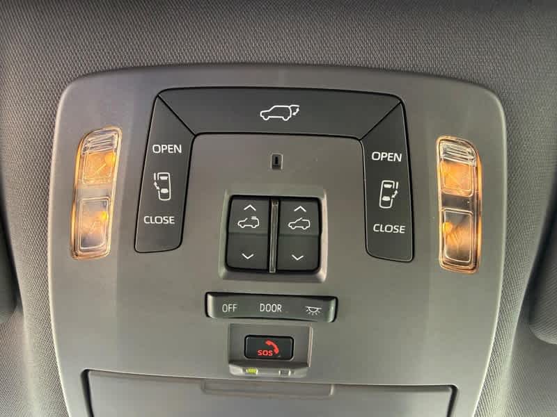 2023 Toyota Sienna Platinum FWD 7-Passenger