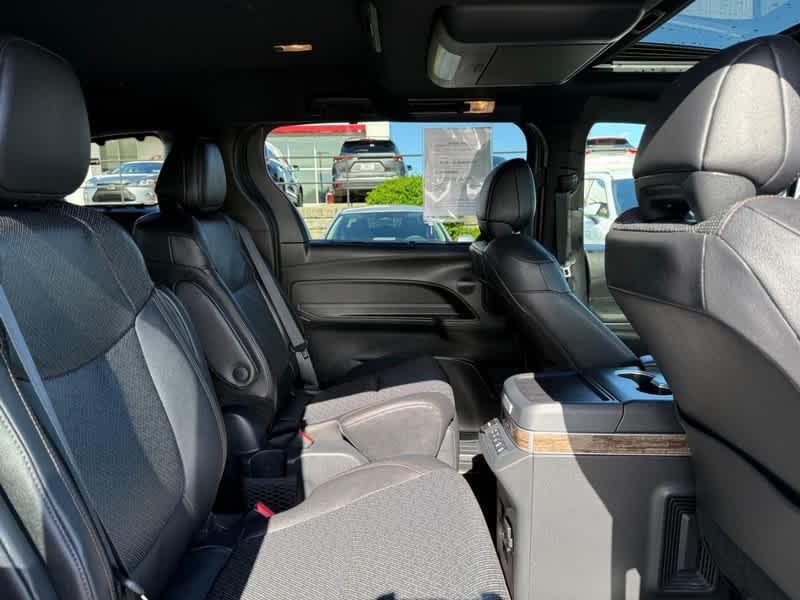 2025 Toyota Sienna Platinum AWD 7-Passenger