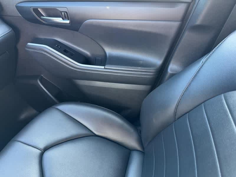 2022 Toyota Highlander Hybrid XLE AWD