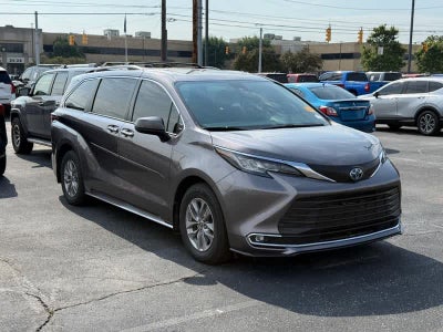 2022 Toyota Sienna XLE FWD 7-Passenger