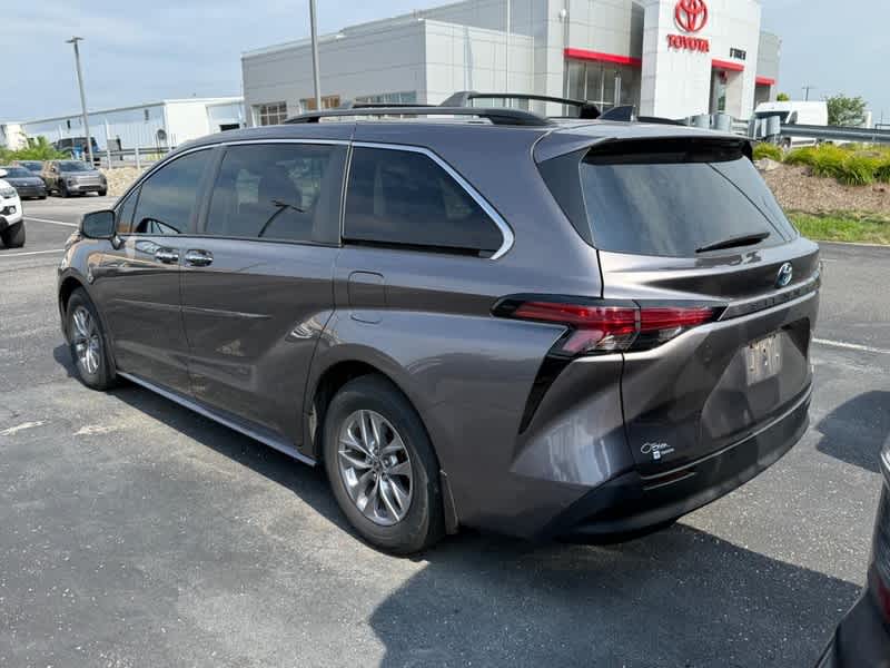 2022 Toyota Sienna XLE FWD 7-Passenger