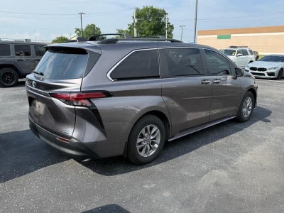 2022 Toyota Sienna XLE FWD 7-Passenger