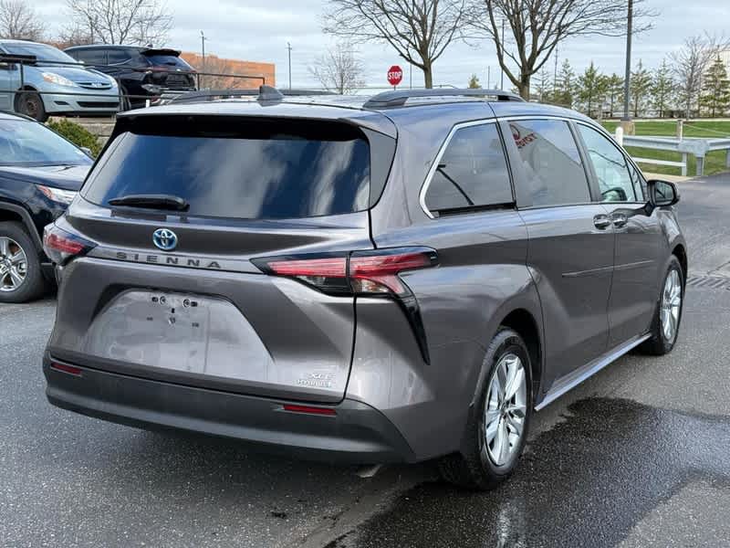 2022 Toyota Sienna XLE FWD 7-Passenger