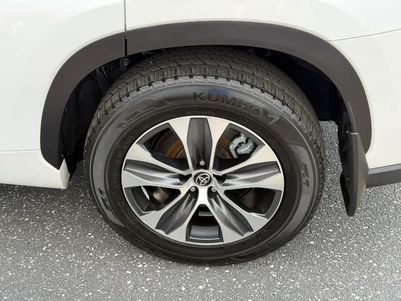 2023 Toyota Highlander Hybrid XLE AWD
