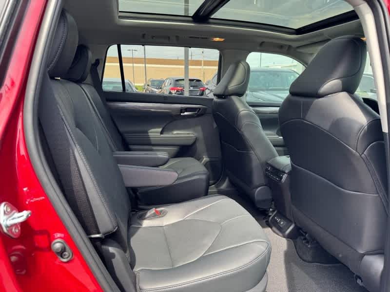 2026 Toyota Highlander Platinum AWD