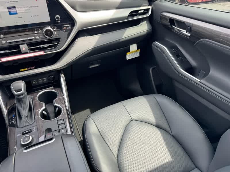 2026 Toyota Highlander Platinum AWD