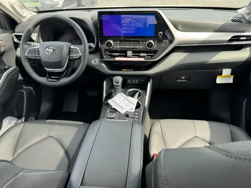 2026 Toyota Highlander Platinum AWD
