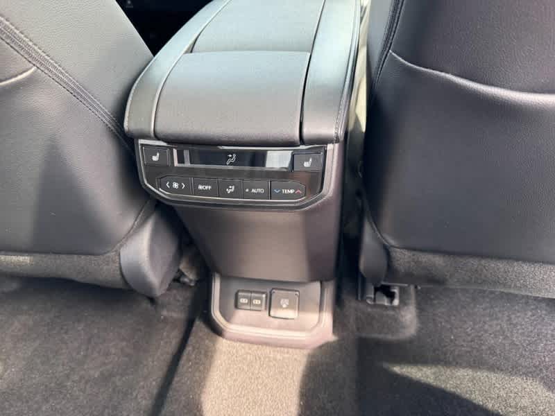 2026 Toyota Highlander Platinum AWD