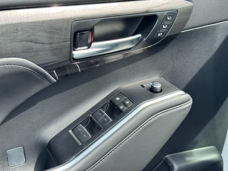 2026 Toyota Highlander Platinum AWD