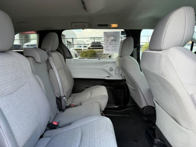 2025 Toyota Sienna LE FWD 8-Passenger