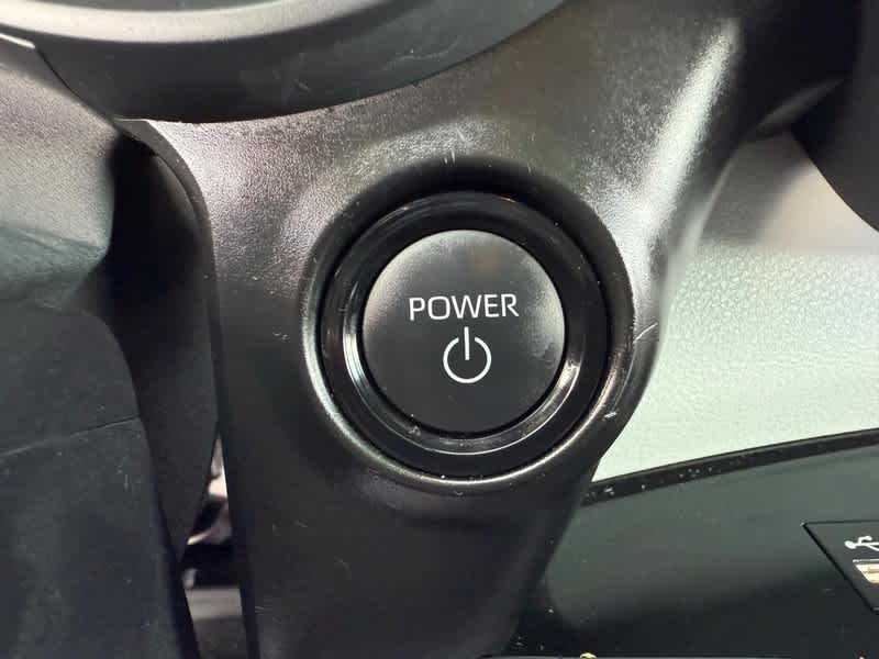 2025 Toyota Sienna LE FWD 8-Passenger