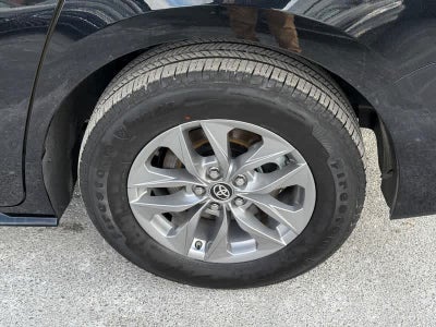 2025 Toyota Sienna LE FWD 8-Passenger