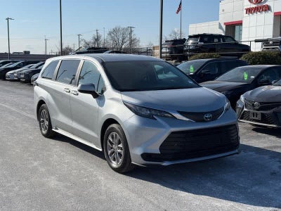 2025 Toyota Sienna LE FWD 8-Passenger