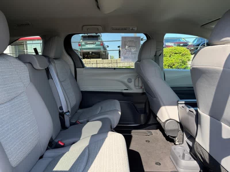 2023 Toyota Sienna LE FWD 8-Passenger