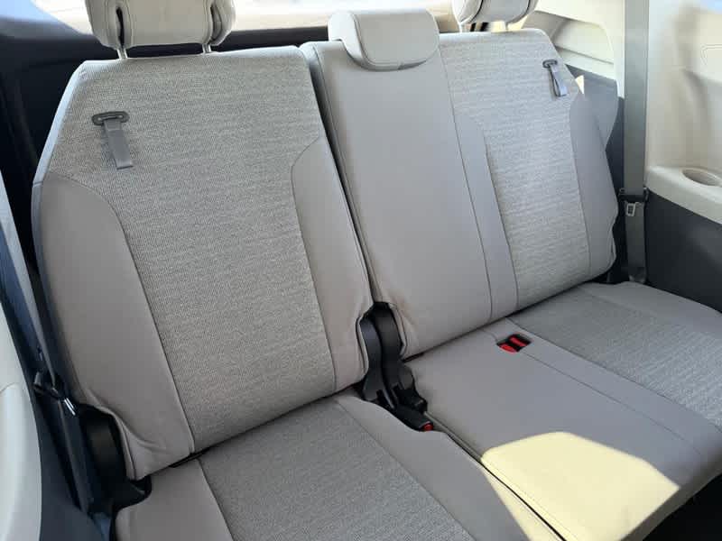 2023 Toyota Sienna LE FWD 8-Passenger