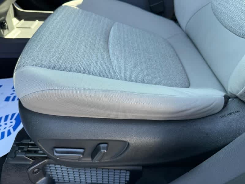 2023 Toyota Sienna LE FWD 8-Passenger
