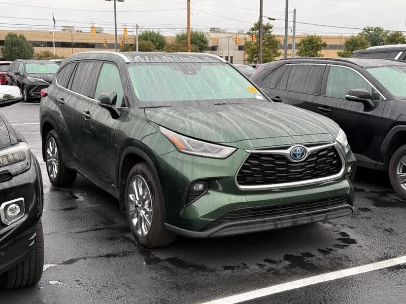 2023 Toyota Highlander Hybrid Limited AWD