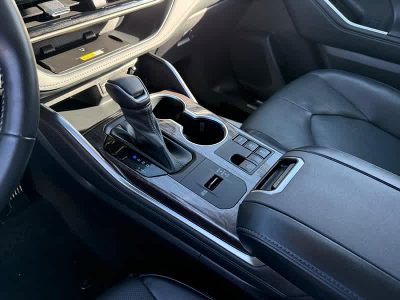 2023 Toyota Highlander Hybrid Limited AWD