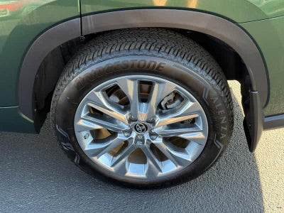 2023 Toyota Highlander Hybrid Limited AWD